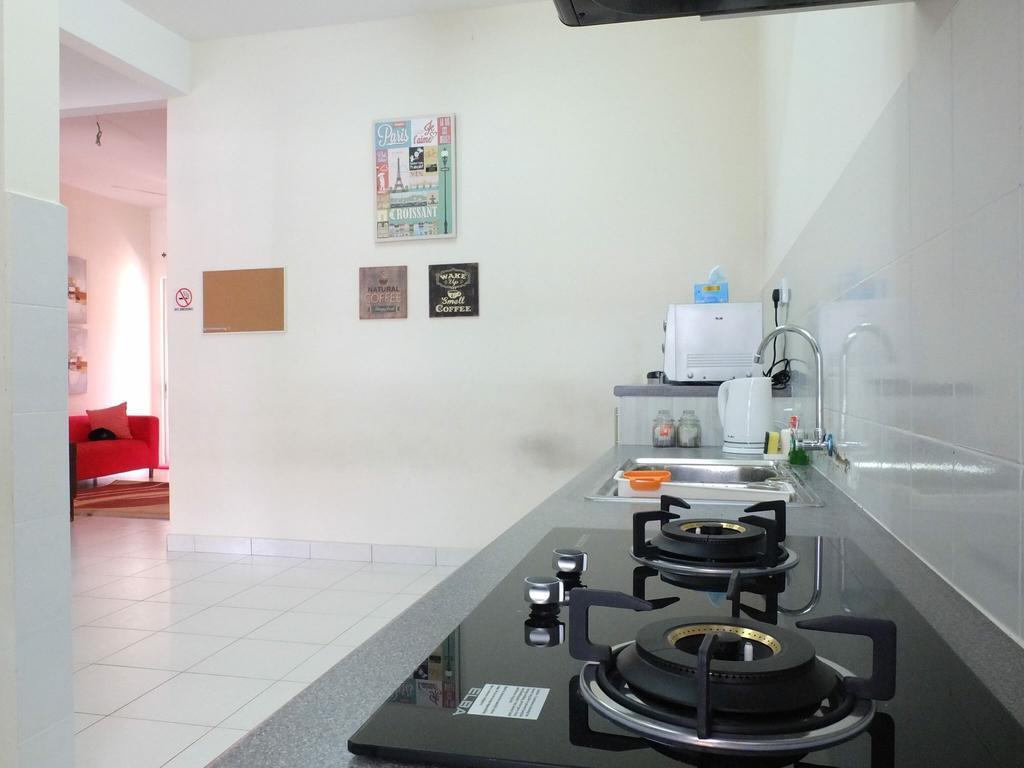 Dillenia Nilai Homestay Esterno foto