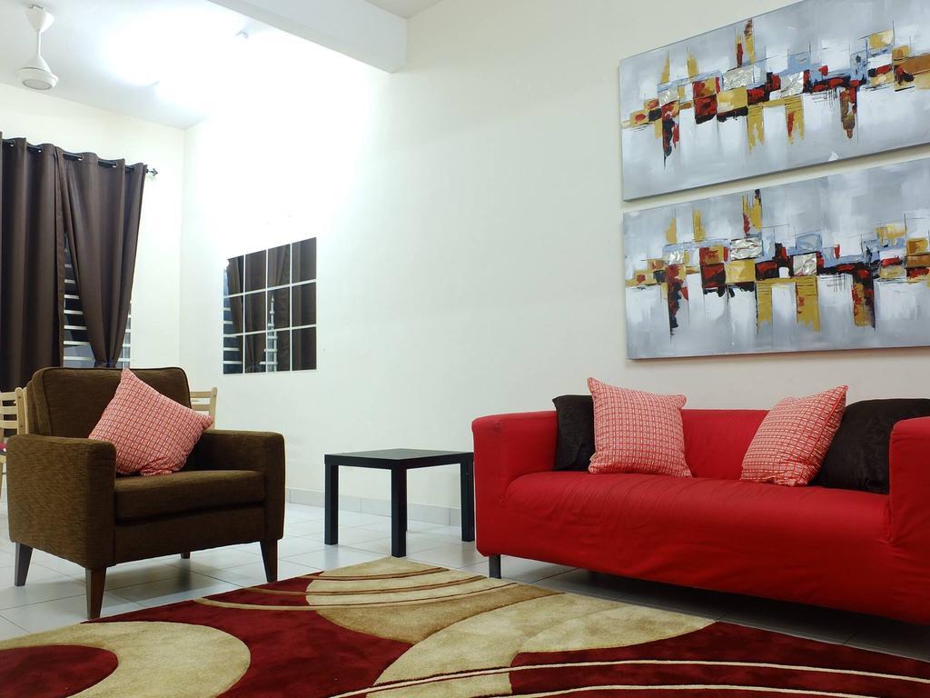 Dillenia Nilai Homestay Esterno foto